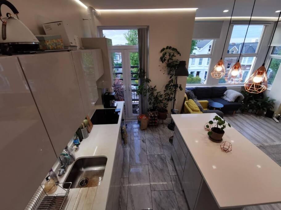 Entire Apartment Alexandra Palace, Лондон Экстерьер фото